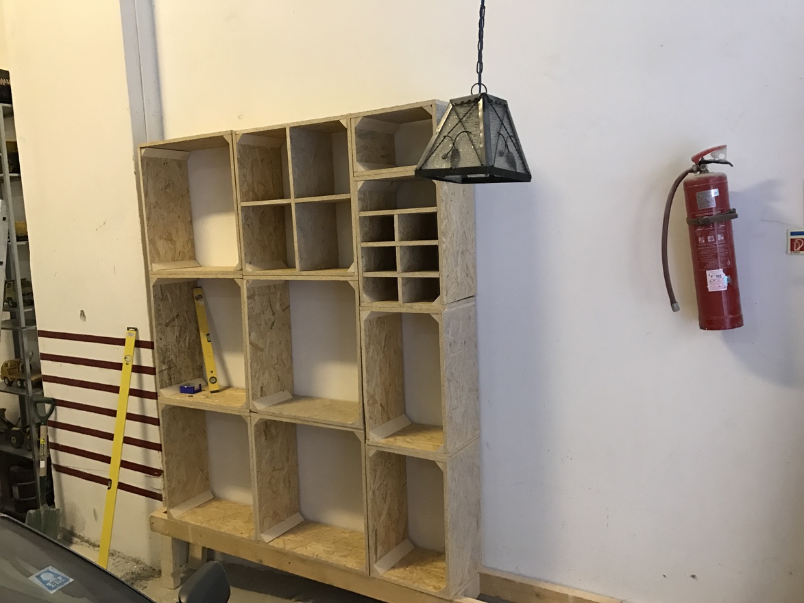 Studio shelves w1400