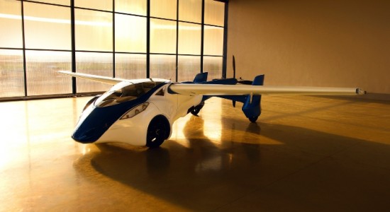 aeromobil-in-hanger